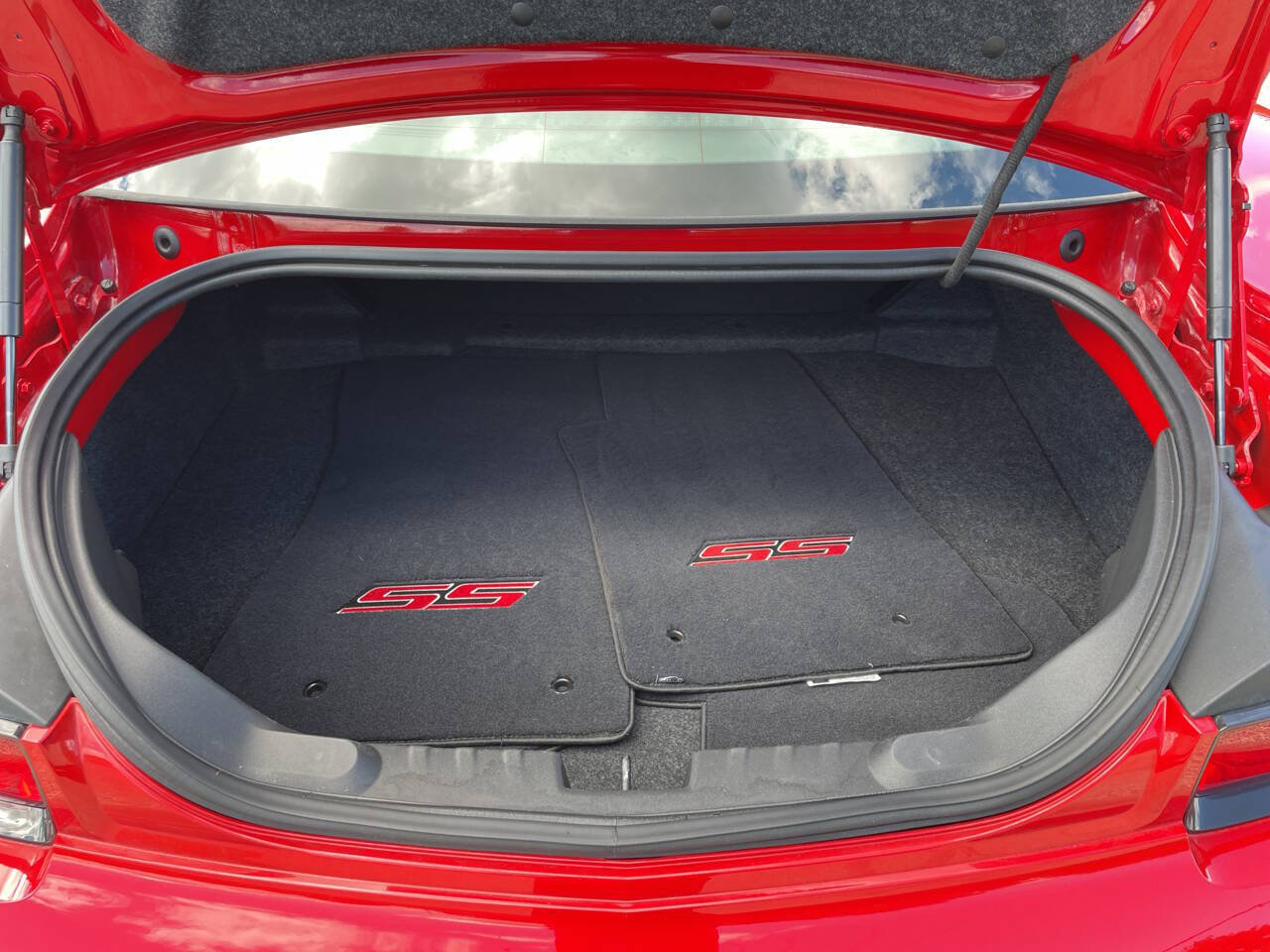 Used 2010 Chevrolet Camaro SS w/ LPO, Ground Effects Package RWD image 15