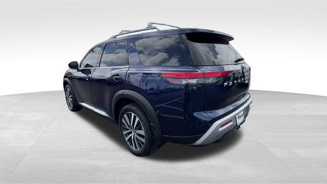 Used 2022 Nissan Pathfinder Platinum w/ Cargo Package AWD/4WD image 4