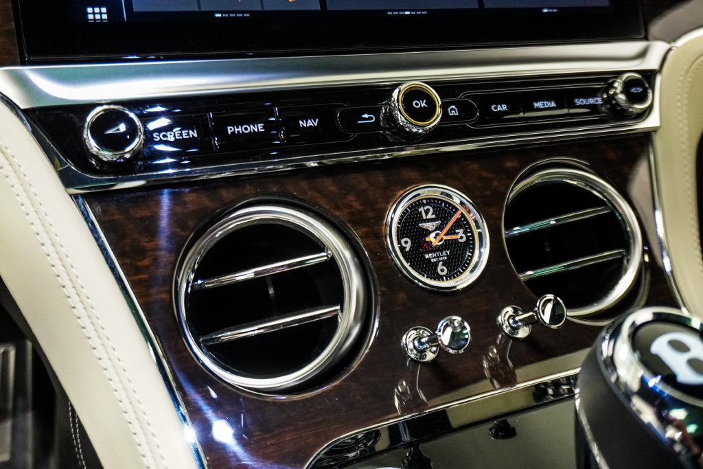 Used 2021 Bentley Continental GT AWD/4WD image 26