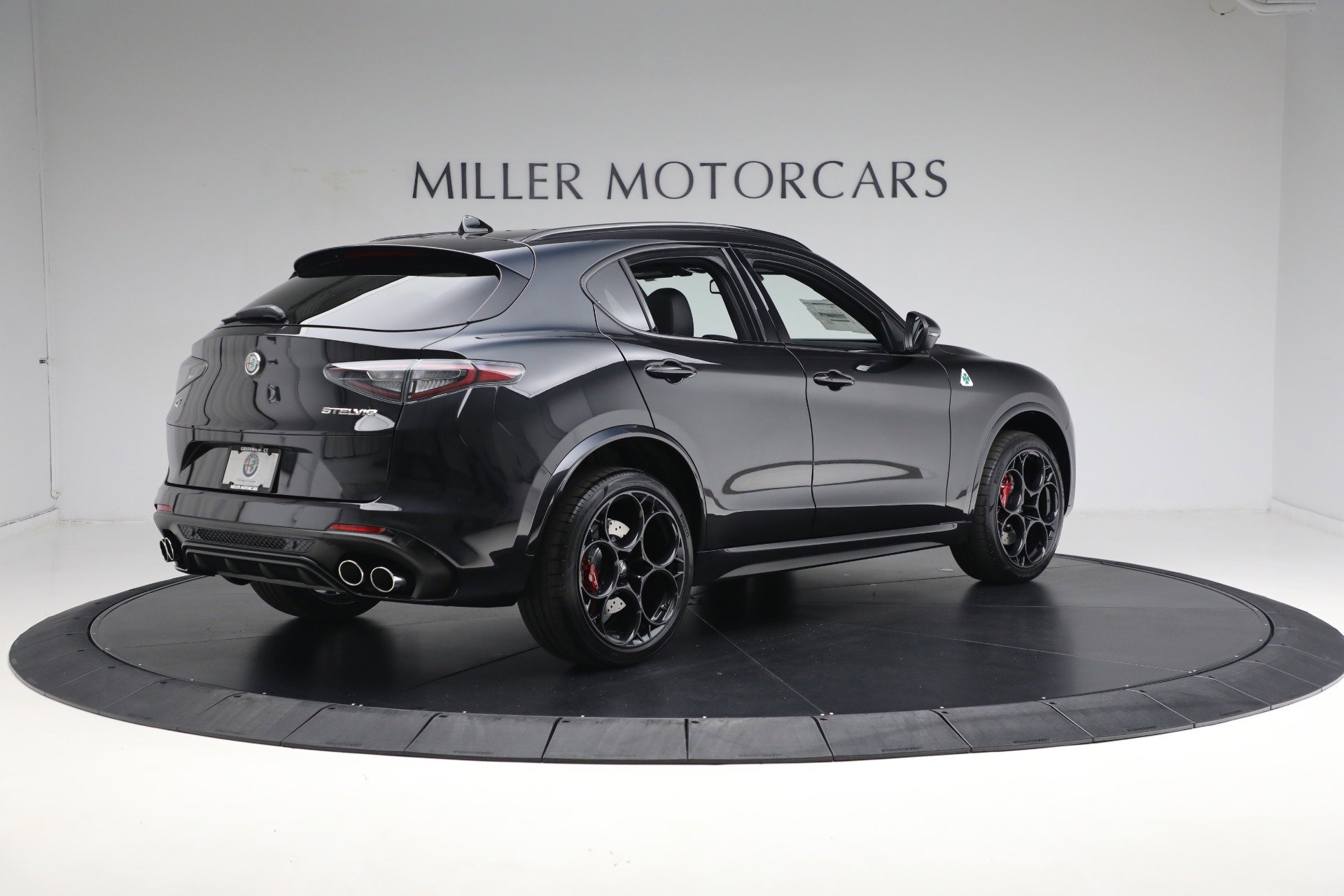 New 2024 Alfa Romeo Stelvio Quadrifoglio w/ Active Assist Plus Package AWD/4WD image 16