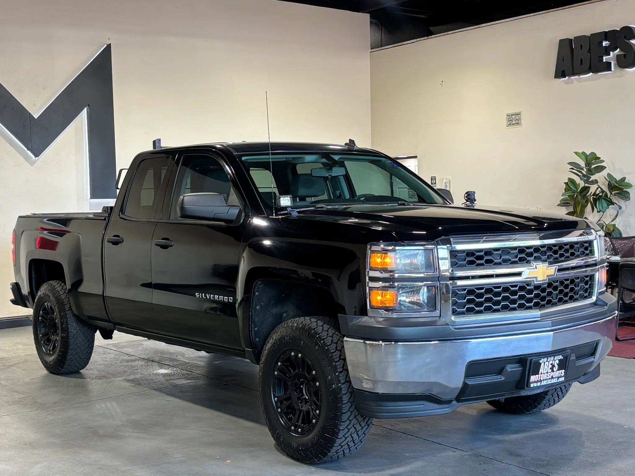 Used 2014 Chevrolet Silverado 1500 W/T image 2