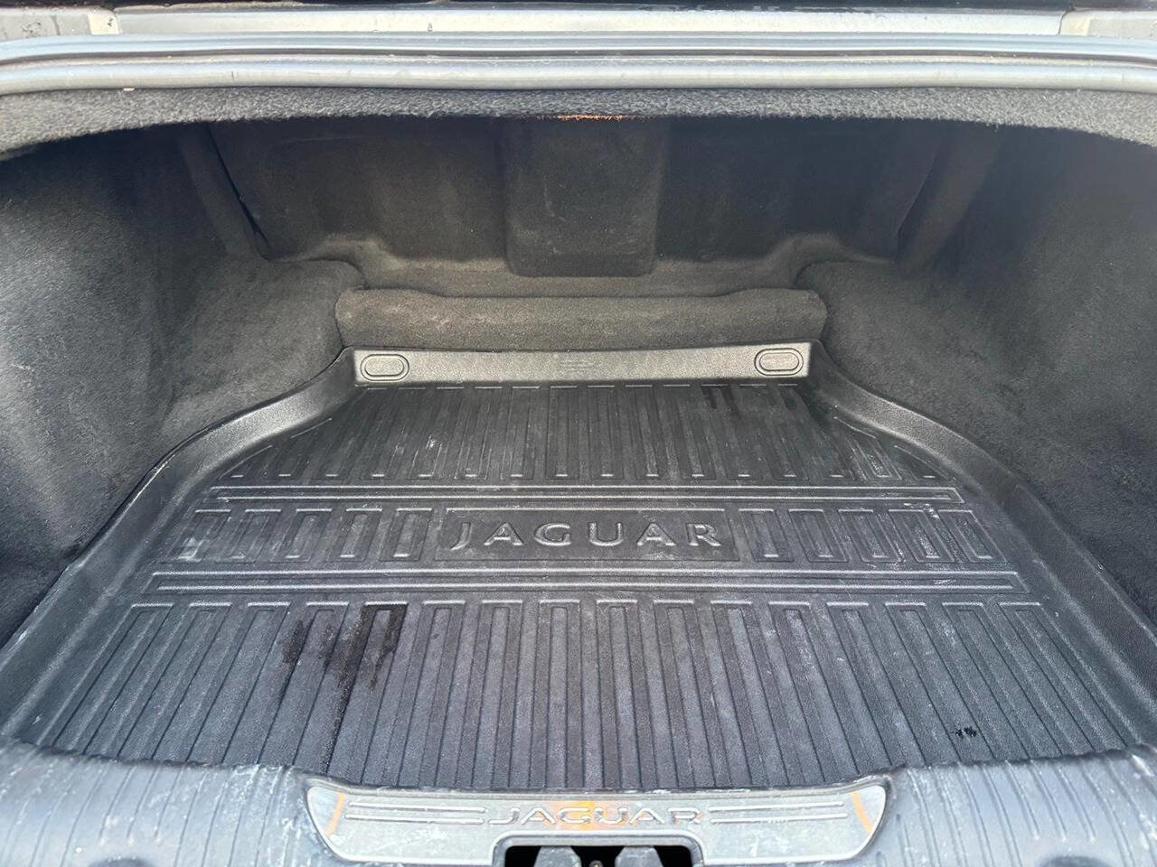 Used 2016 Jaguar XJ R-Sport image 9