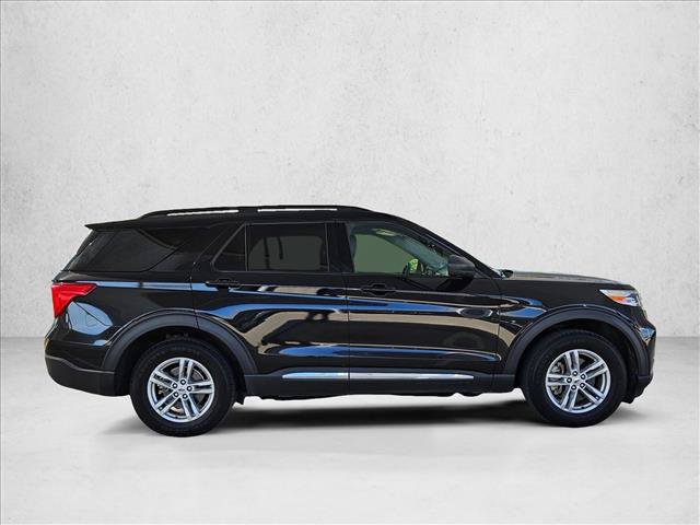 Used 2023 Ford Explorer XLT w/ Equipment Group 202A AWD/4WD image 4