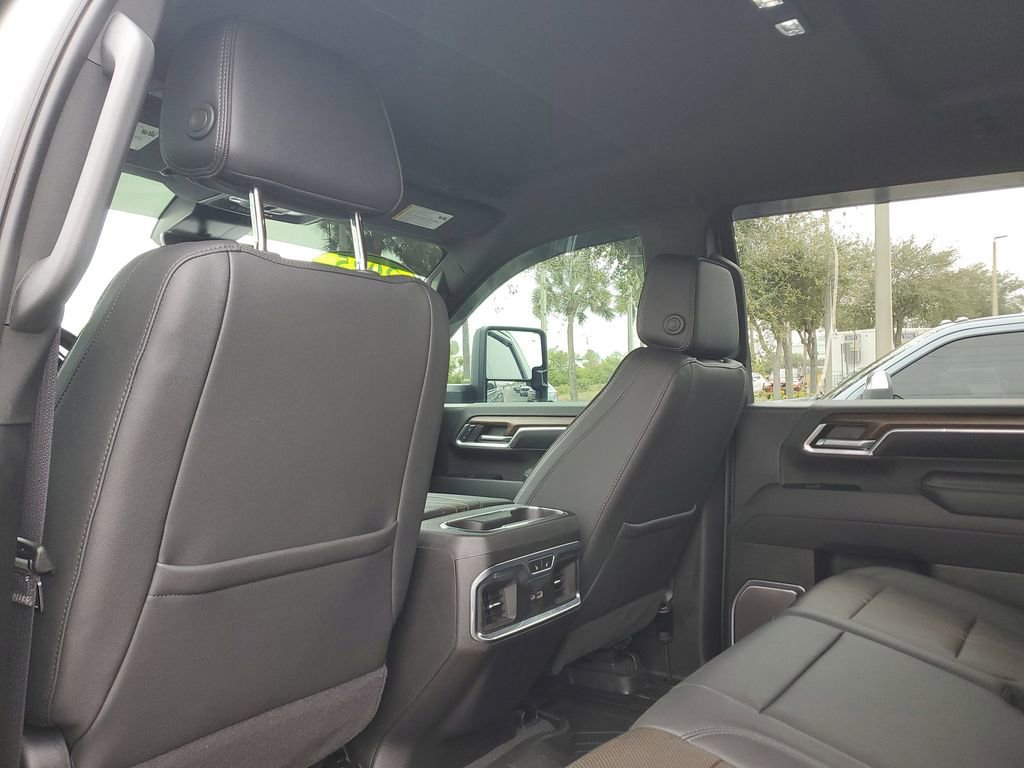 Used 2025 Chevrolet Silverado 2500 High Country w/ Technology Package image 15