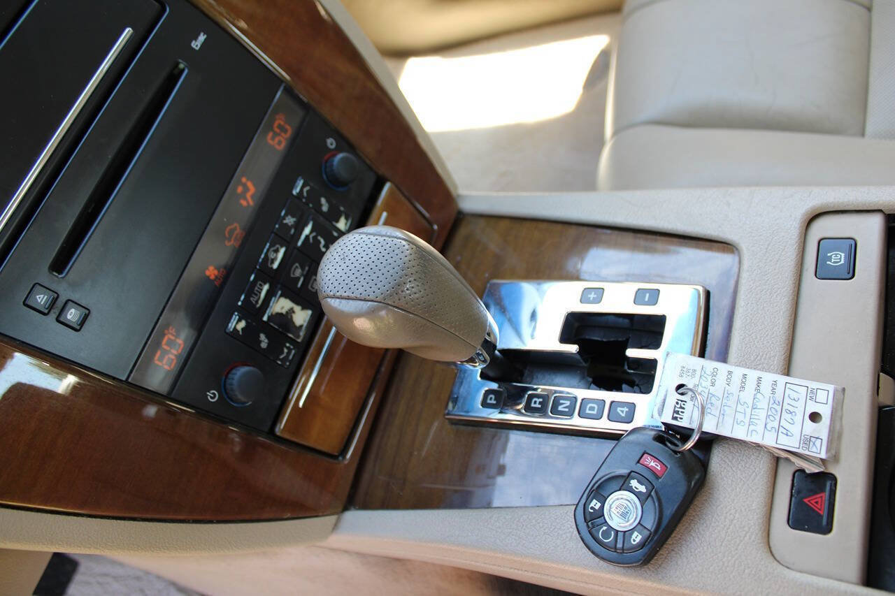 Used 2005 Cadillac STS w/ Preferred Equipment Group RWD image 25