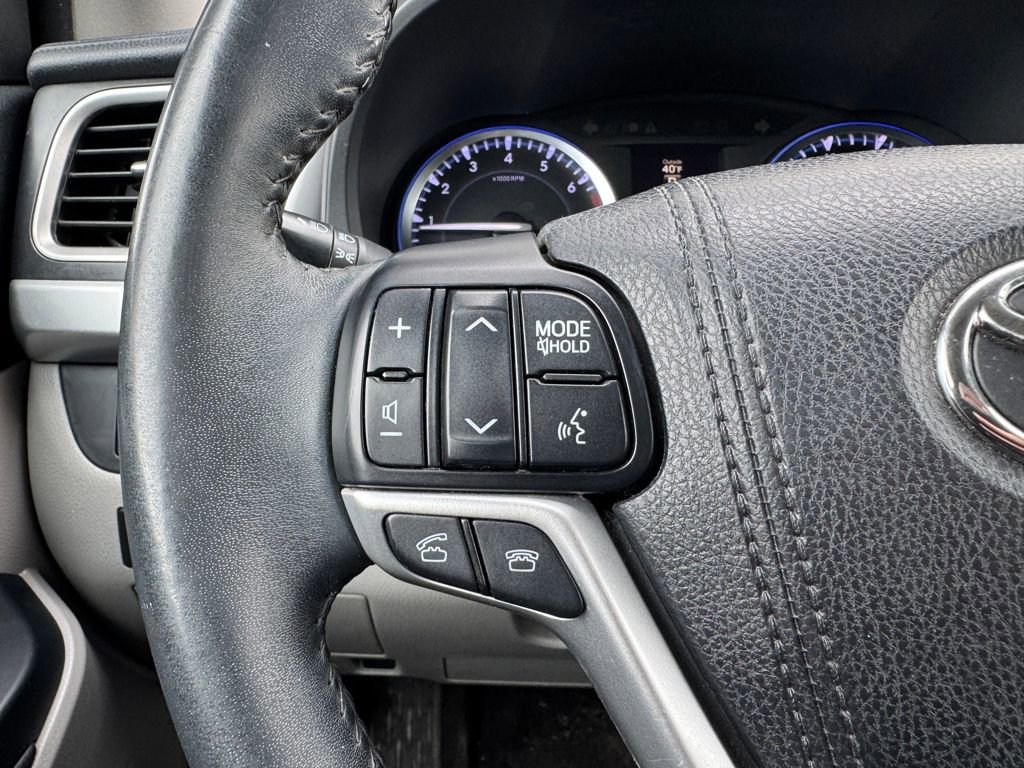 Used 2015 Toyota Highlander Limited image 6