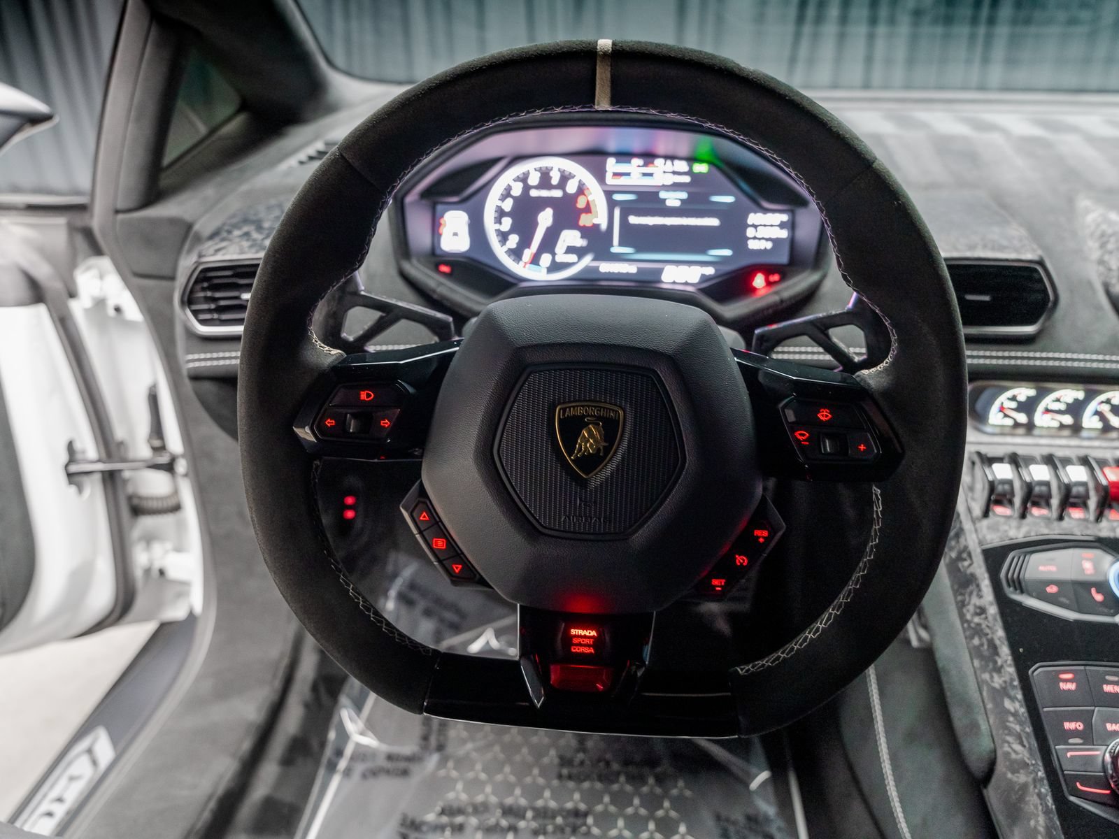 Used 2018 Lamborghini Huracan Performante AWD/4WD image 57