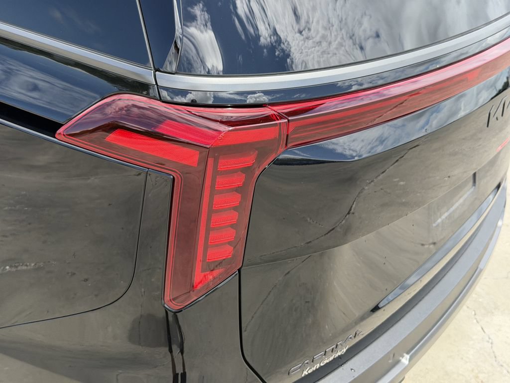 Certified 2026 Kia Carnival SX FWD image 11