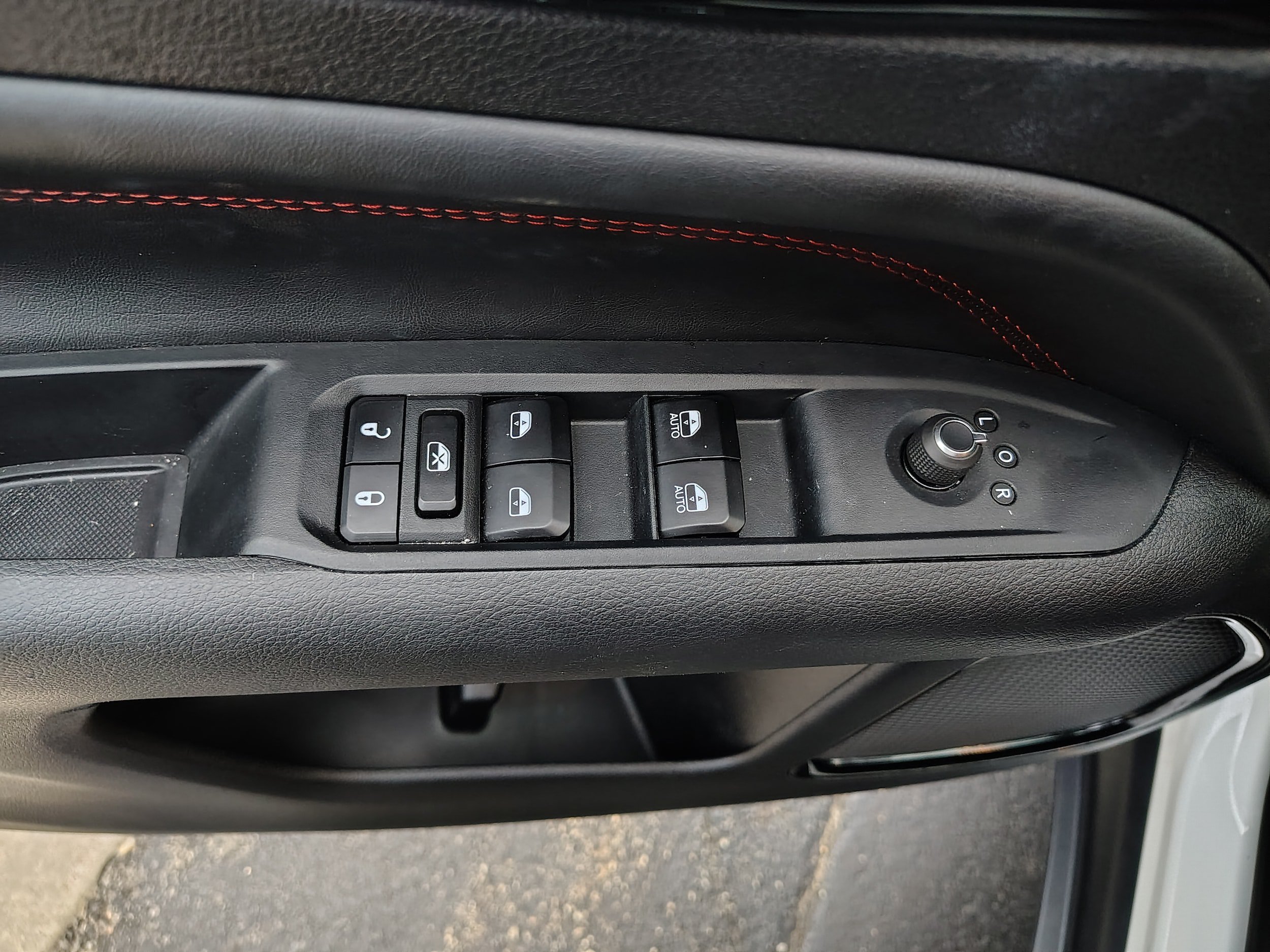 Certified 2025 Jeep Compass Trailhawk AWD/4WD image 19
