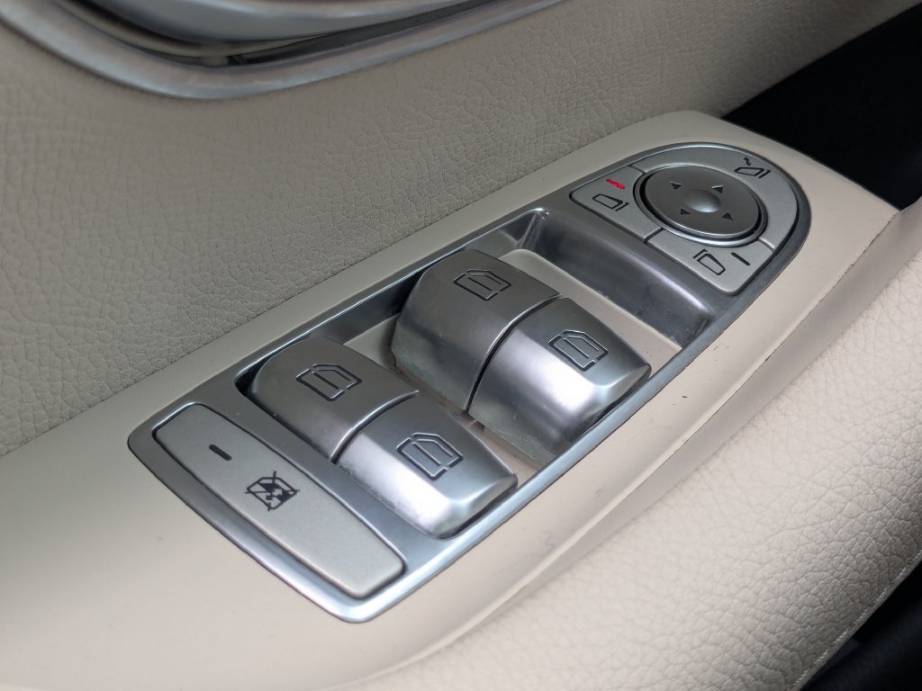 Used 2023 Mercedes-Benz E 350 4MATIC Sedan image 10