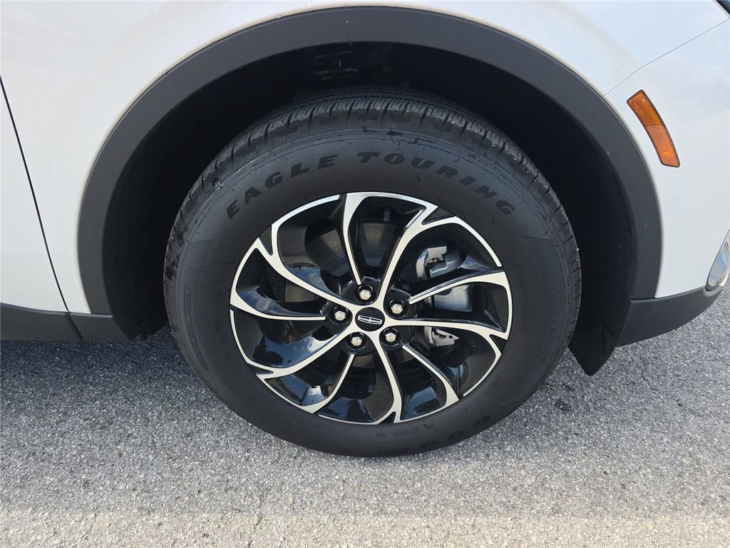 New 2026 Lincoln Nautilus Premier AWD/4WD image 25