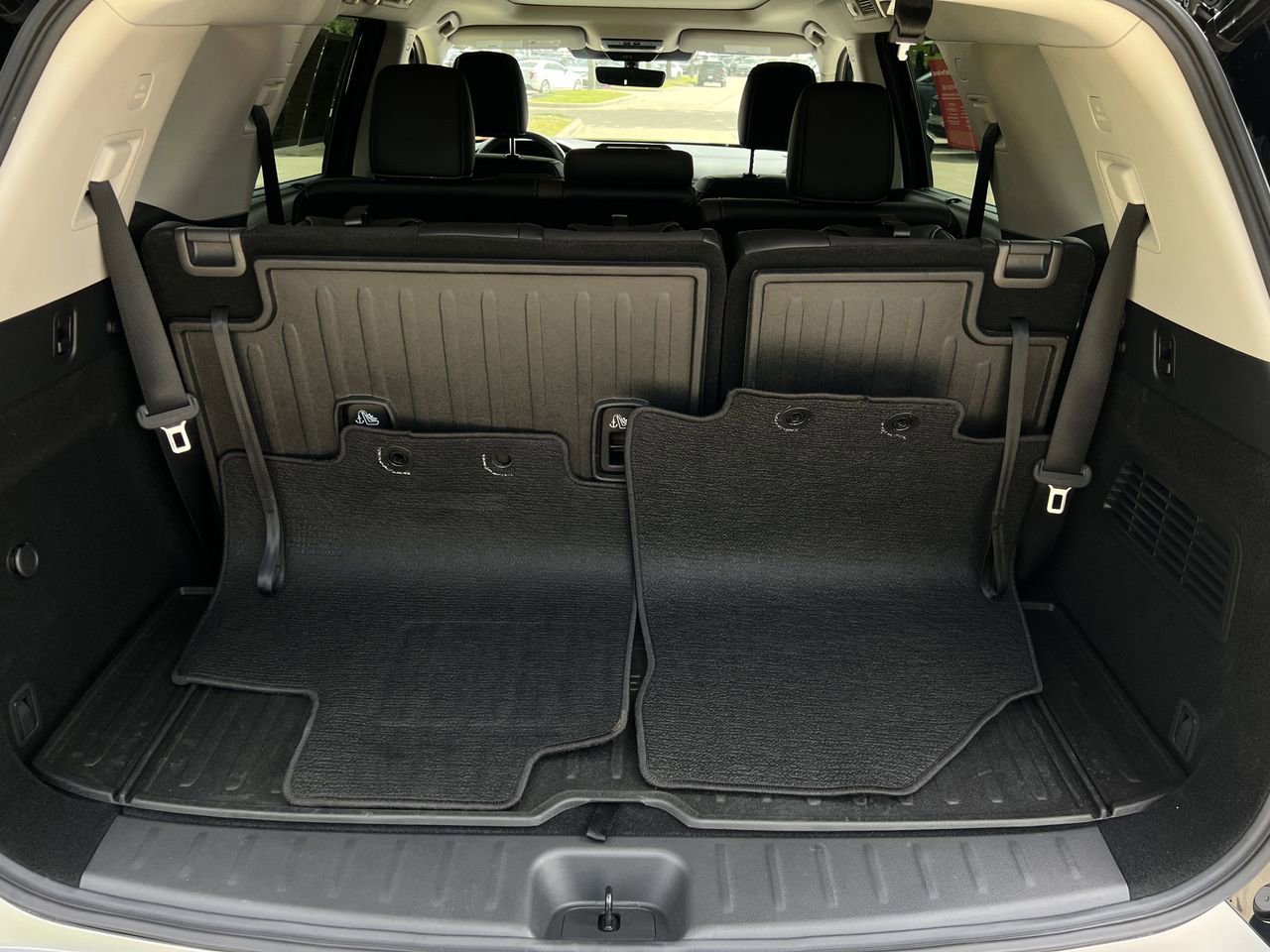 Certified 2025 Nissan Pathfinder Platinum w/ Cargo Package AWD/4WD image 29