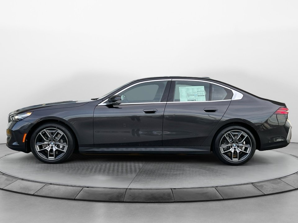 Used 2026 BMW 530i xDrive w/ Premium Package AWD/4WD image 3