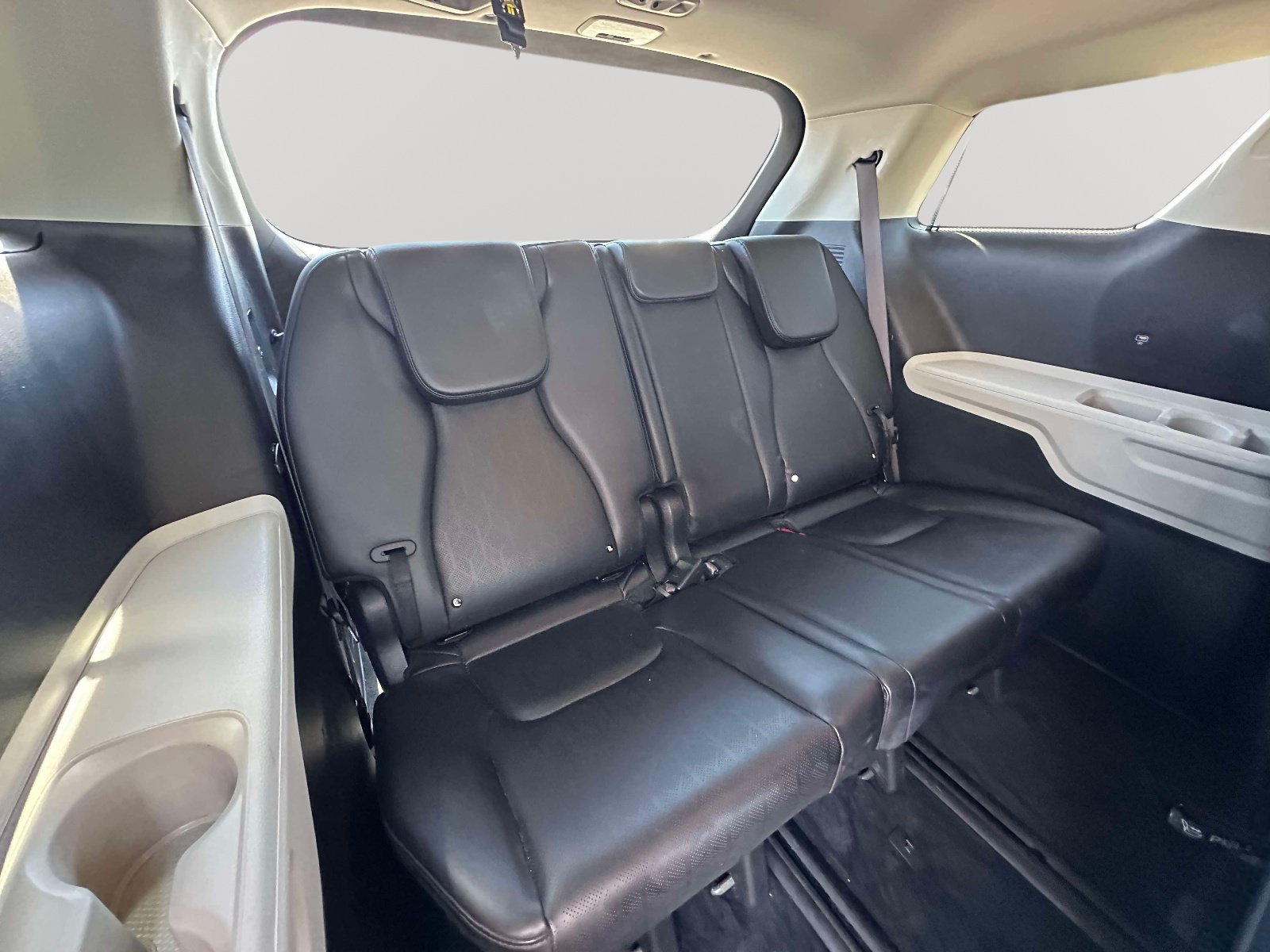 Used 2024 Kia Carnival EX FWD image 26