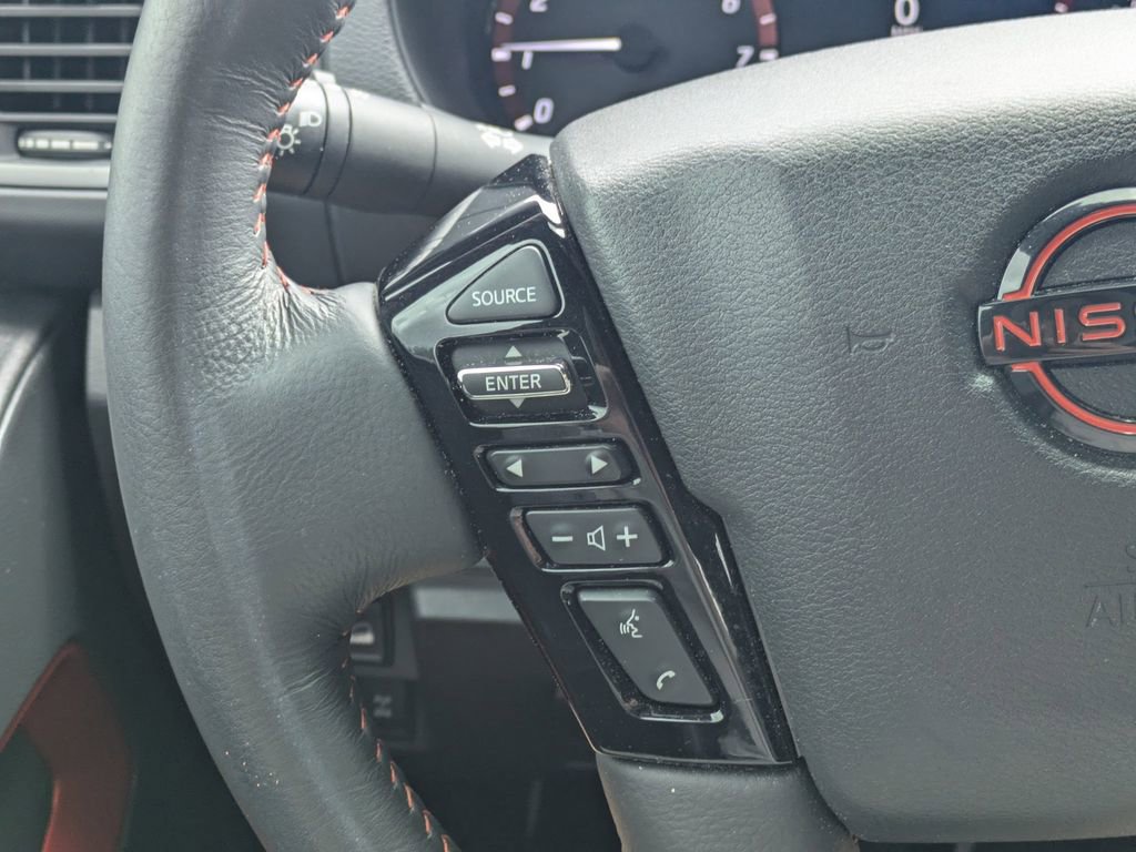 Used 2023 Nissan Frontier PRO-4X w/ Pro-4X Premium Package image 17