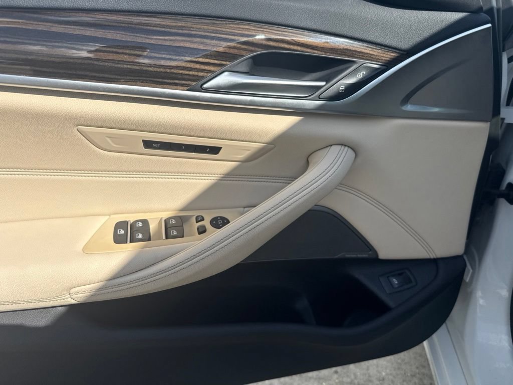 Used 2021 BMW 540i w/ Premium Package RWD image 14