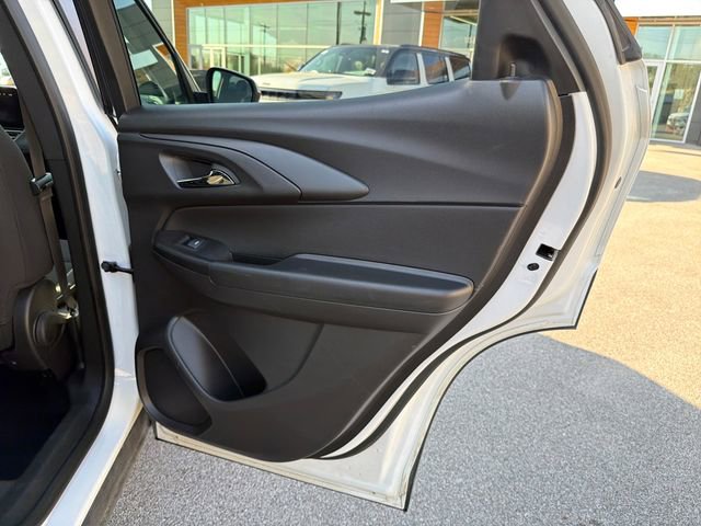 Used 2025 Chevrolet TrailBlazer LT AWD/4WD image 29