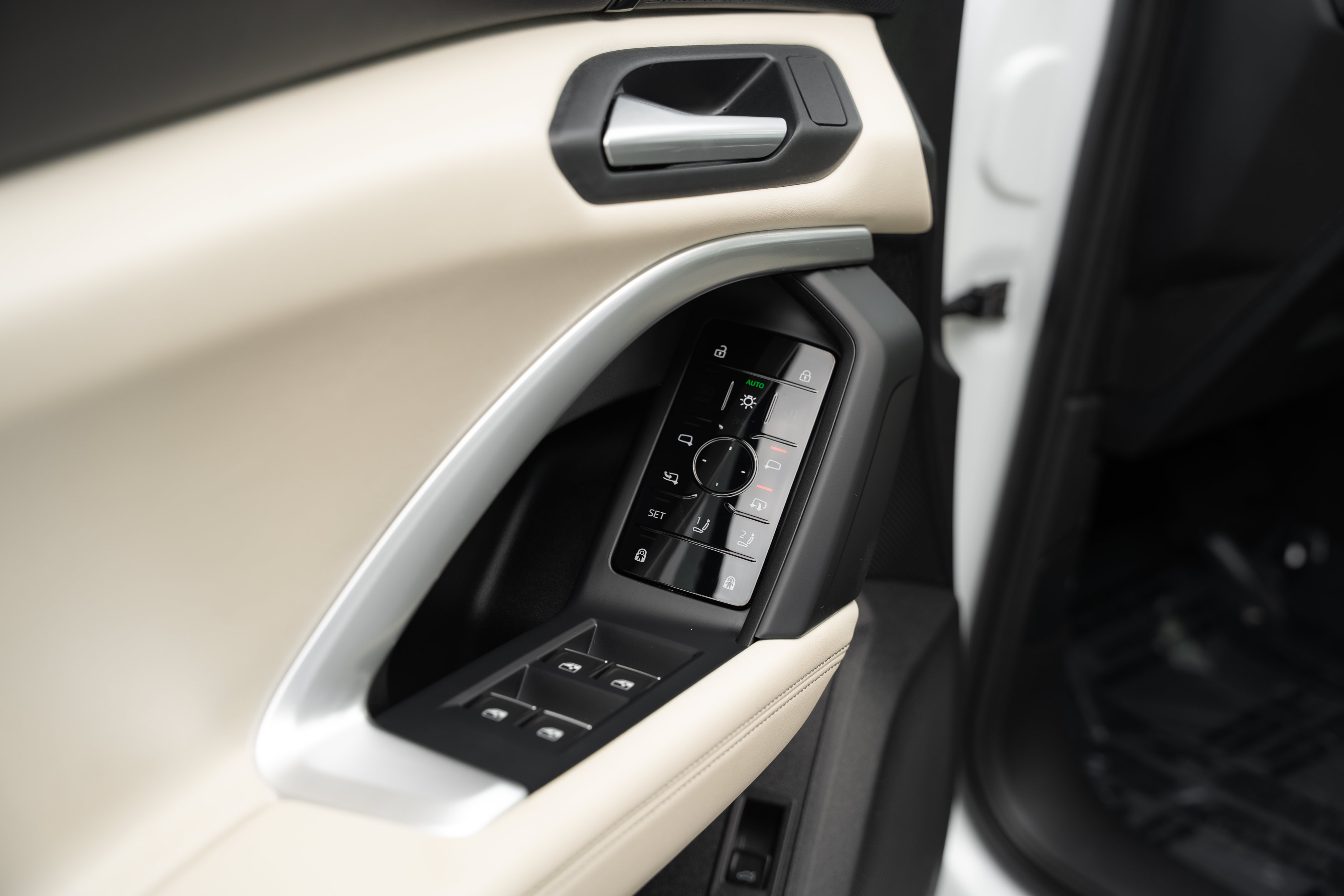 Certified 2025 Audi Q5 Premium AWD/4WD image 16