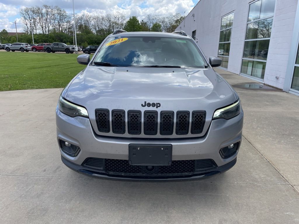 Used 2021 Jeep Cherokee Latitude Plus AWD/4WD image 3