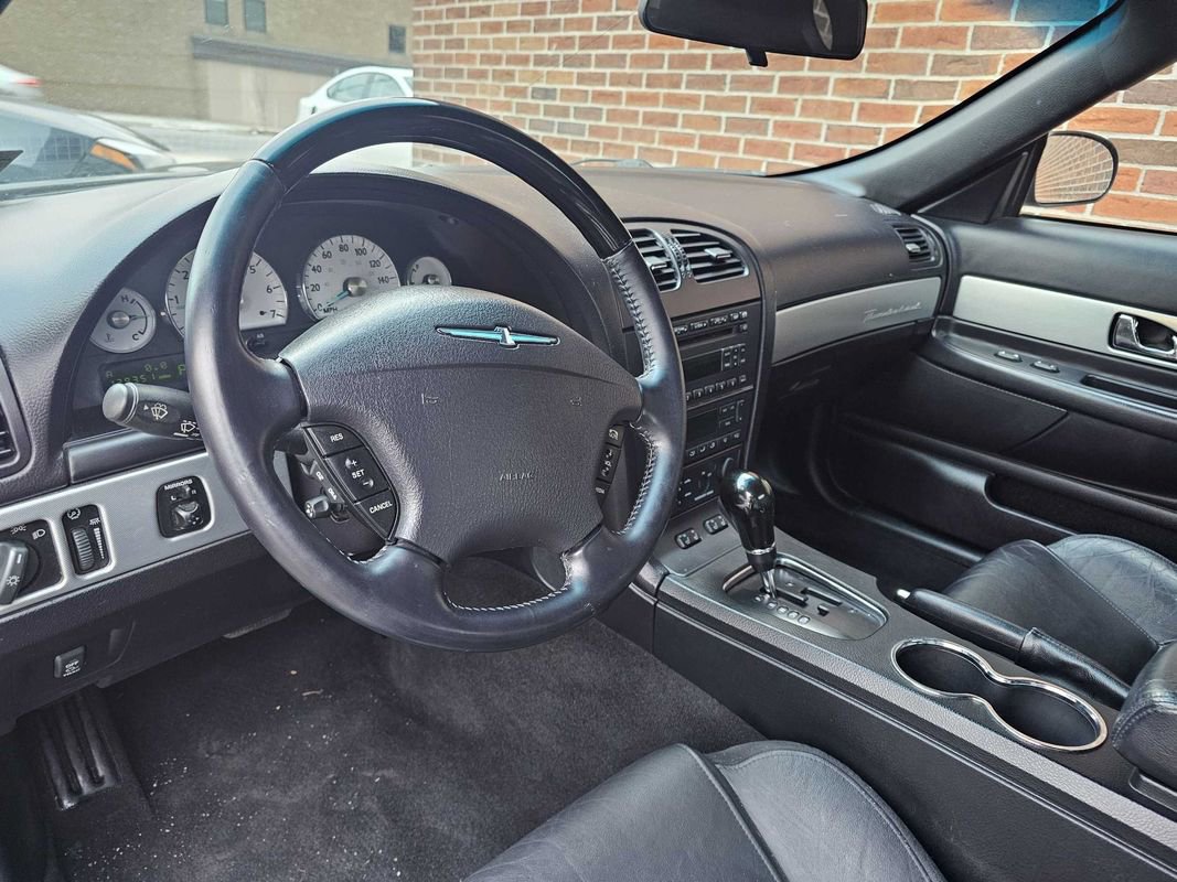 Used 2005 Ford Thunderbird image 18