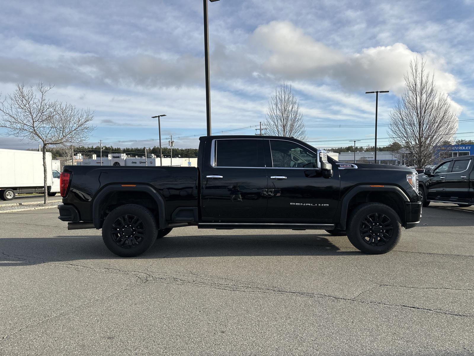 Used 2023 GMC Sierra 3500 Denali w/ Denali Black Diamond Edition image 5
