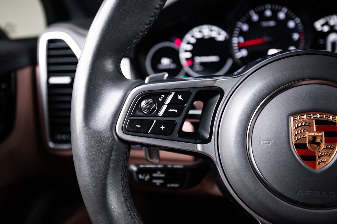 Certified 2023 Porsche Cayenne Platinum Edition AWD/4WD image 17