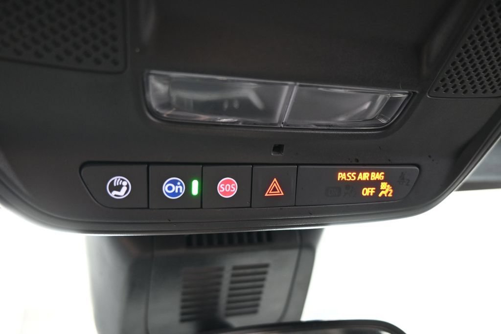 Used 2025 Chevrolet Equinox LT FWD image 30