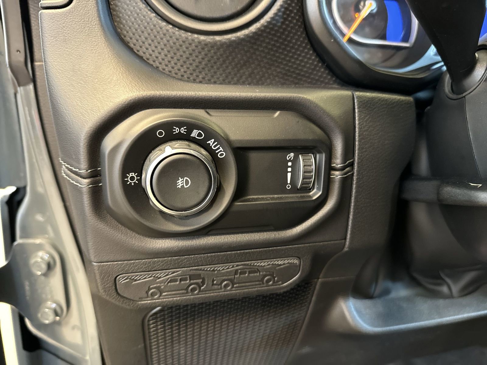 Used 2025 Jeep Wrangler Rubicon image 14