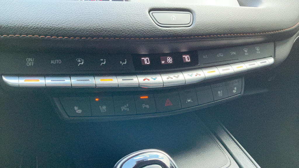 Used 2023 Cadillac XT4 Sport FWD image 16