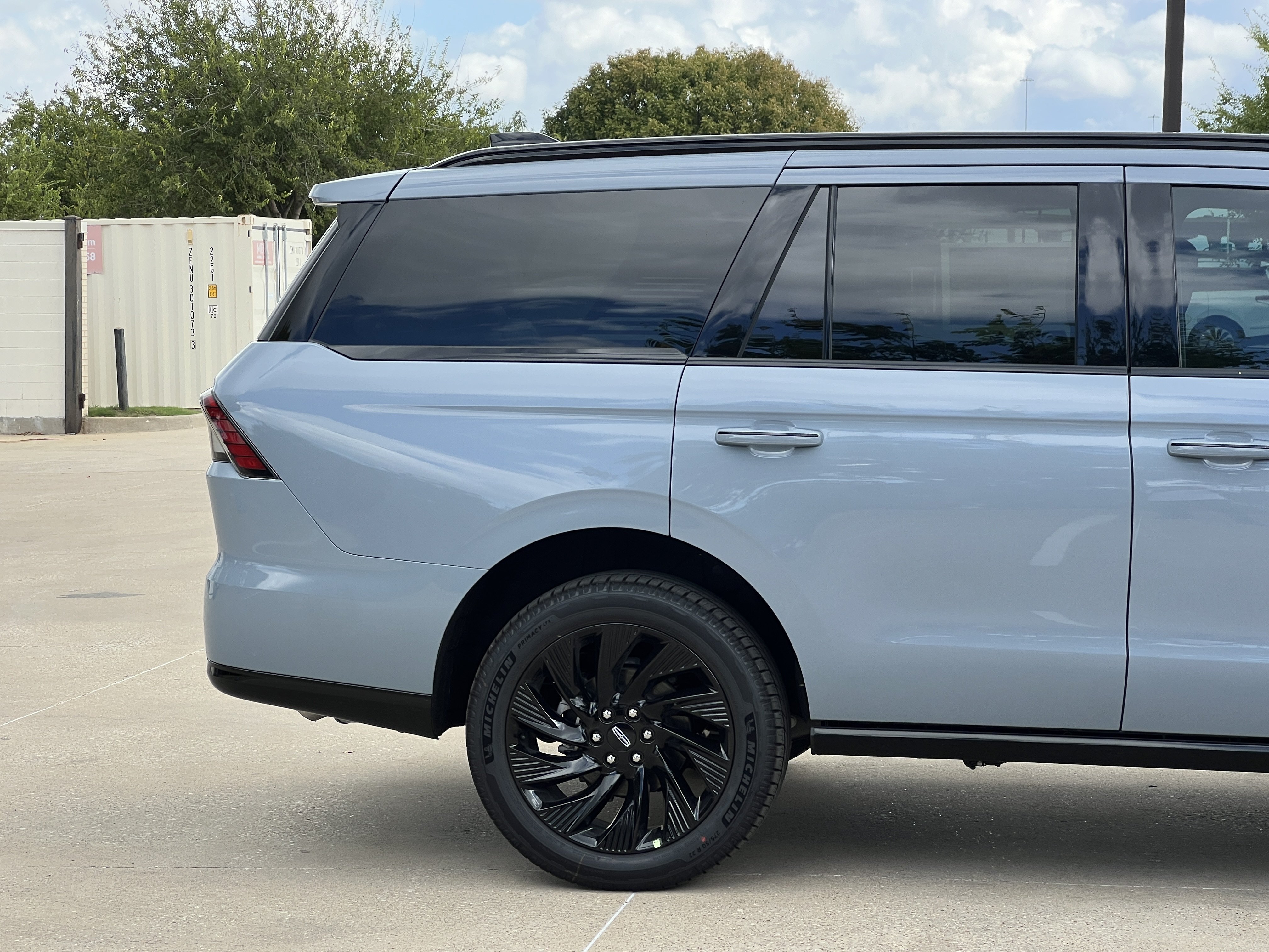 New 2027 Lincoln Navigator Reserve w/ Jet Appearance Package AWD/4WD image 11