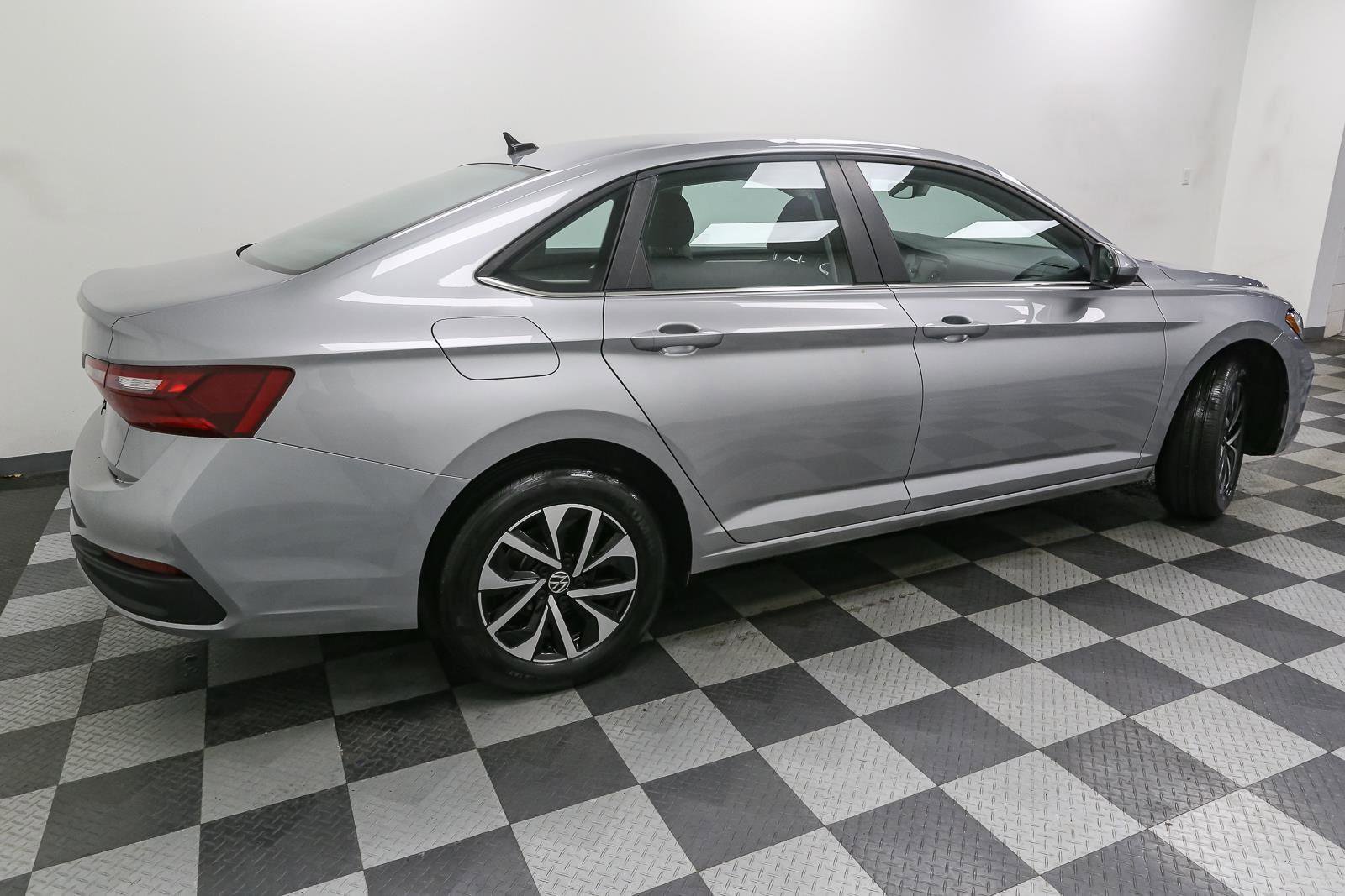 Certified 2022 Volkswagen Jetta S image 10