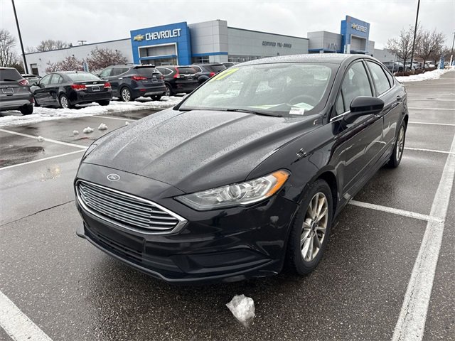 Used 2017 Ford Fusion SE w/ Fusion SE Technology Package image 5