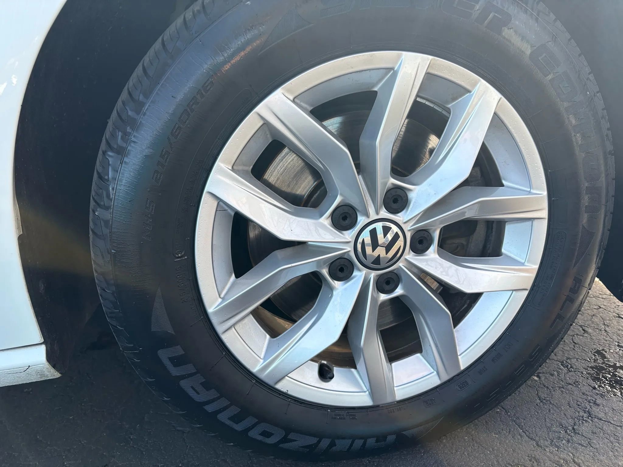 Used 2017 Volkswagen Passat 1.8T S image 23