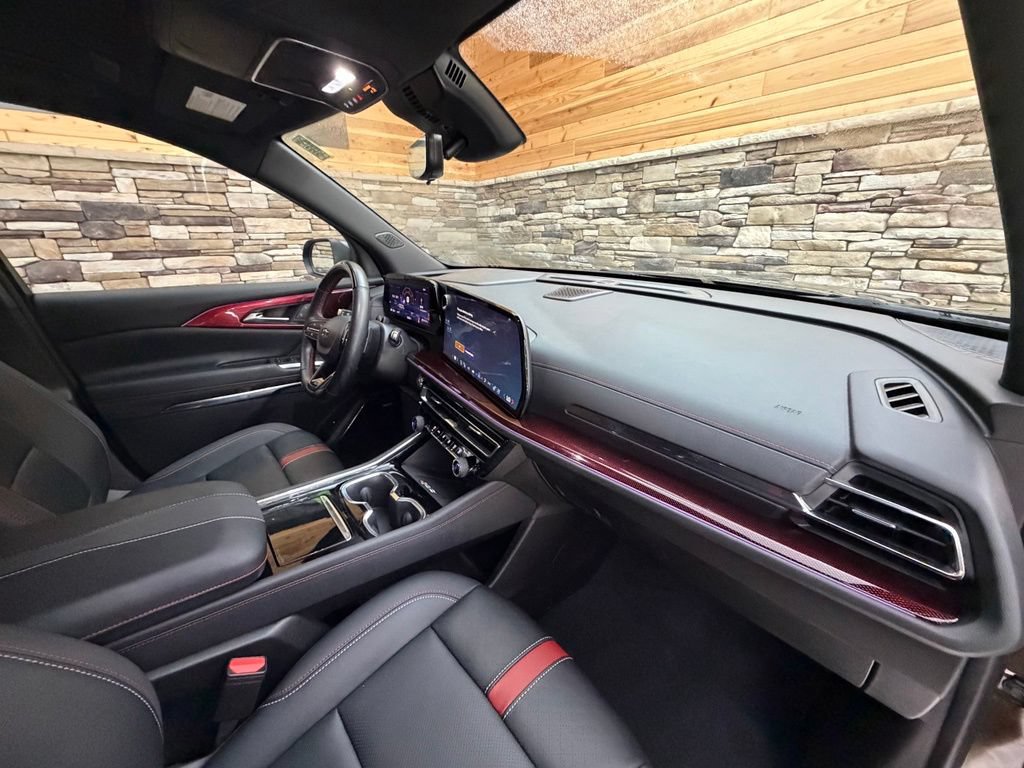 Used 2025 Chevrolet Traverse RS w/ LPO, Floor Liner Package AWD/4WD image 23