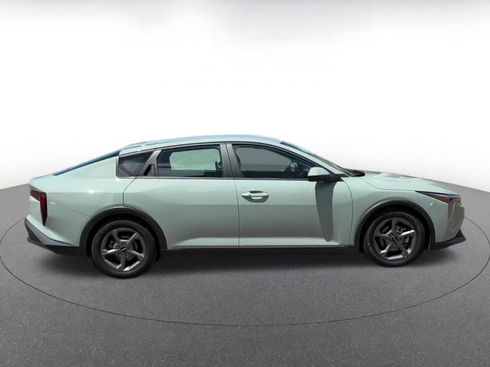 Used 2025 Kia K4 FWD image 16