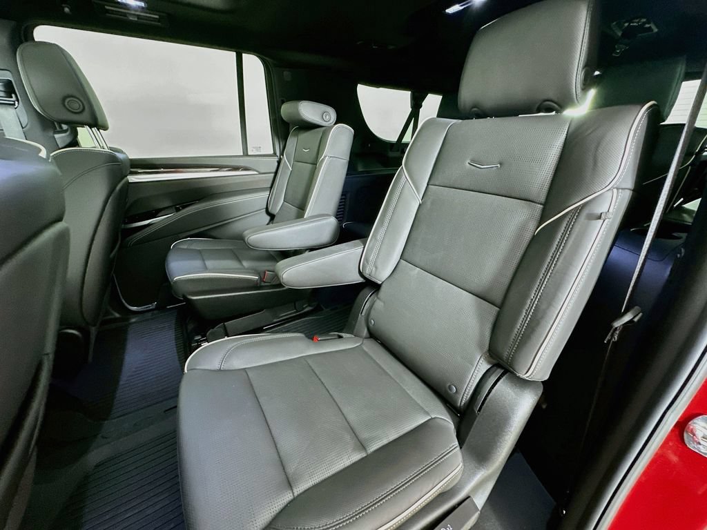 Certified 2026 Cadillac Escalade ESV Luxury w/ LPO, Radiant Package AWD/4WD image 25