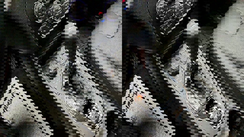 Used 2020 Jeep Cherokee Limited image 16