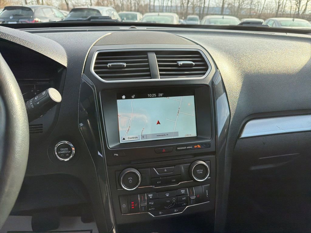 Used 2017 Ford Explorer XLT w/ Equipment Group 202A image 15