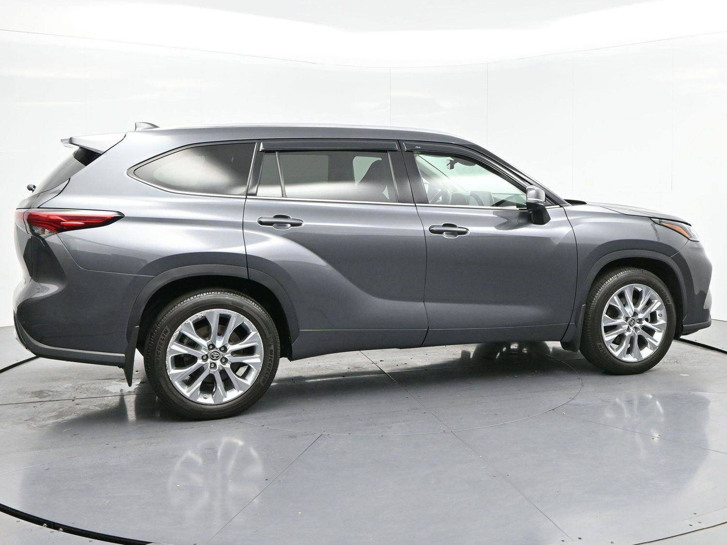 Used 2021 Toyota Highlander Limited AWD/4WD image 8