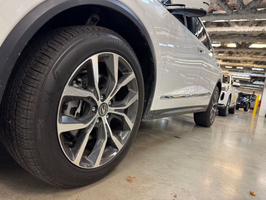Certified 2023 Acura MDX w/ Technology Package AWD/4WD image 11