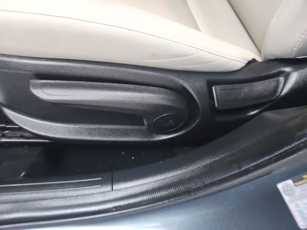 Used 2023 Kia Forte LXS w/ LXS Technology Package FWD image 18