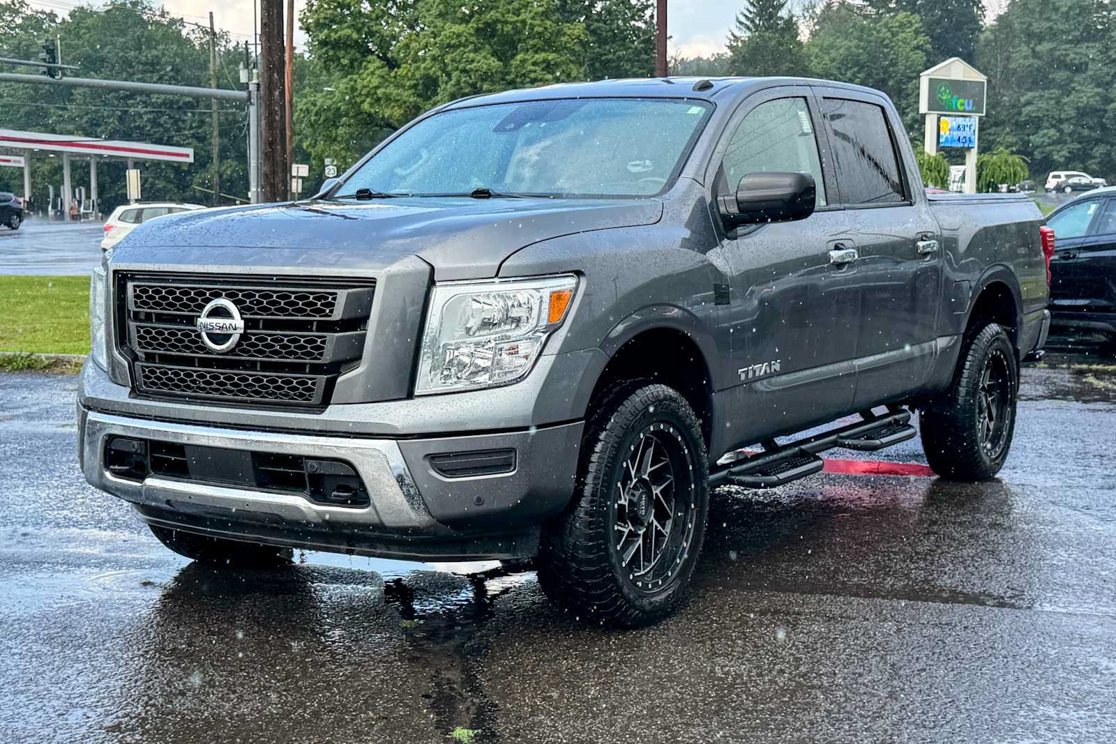 Used 2021 Nissan Titan SV w/ SV Convenience Package AWD/4WD image 7