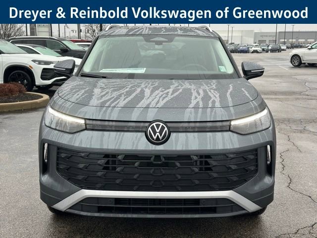 New 2026 Volkswagen Tiguan SE image 2