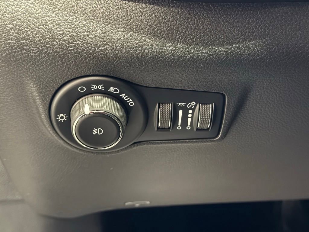 New 2026 Jeep Compass Latitude image 23