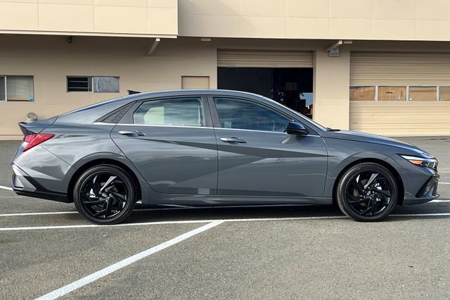 New 2026 Hyundai Elantra SEL Sport Premium FWD image 5