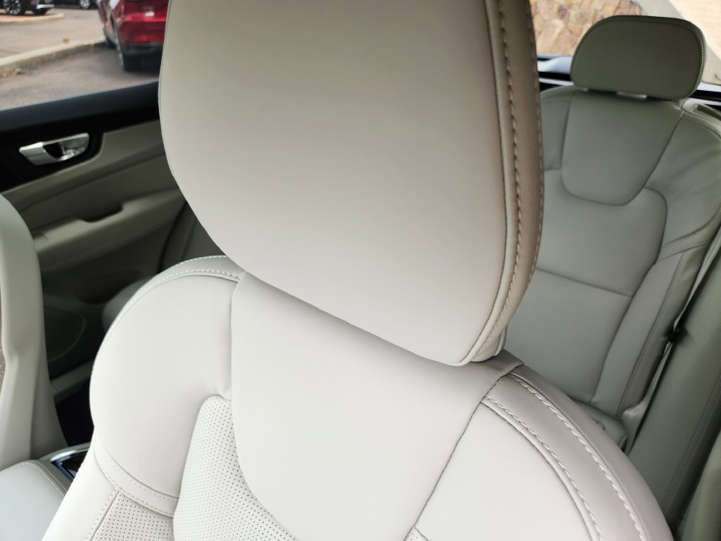 New 2026 Volvo XC60 B5 Ultra w/ Climate Package AWD/4WD image 6