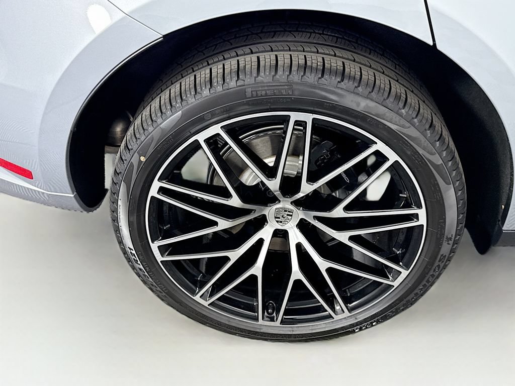Used 2026 Porsche Macan AWD/4WD image 34