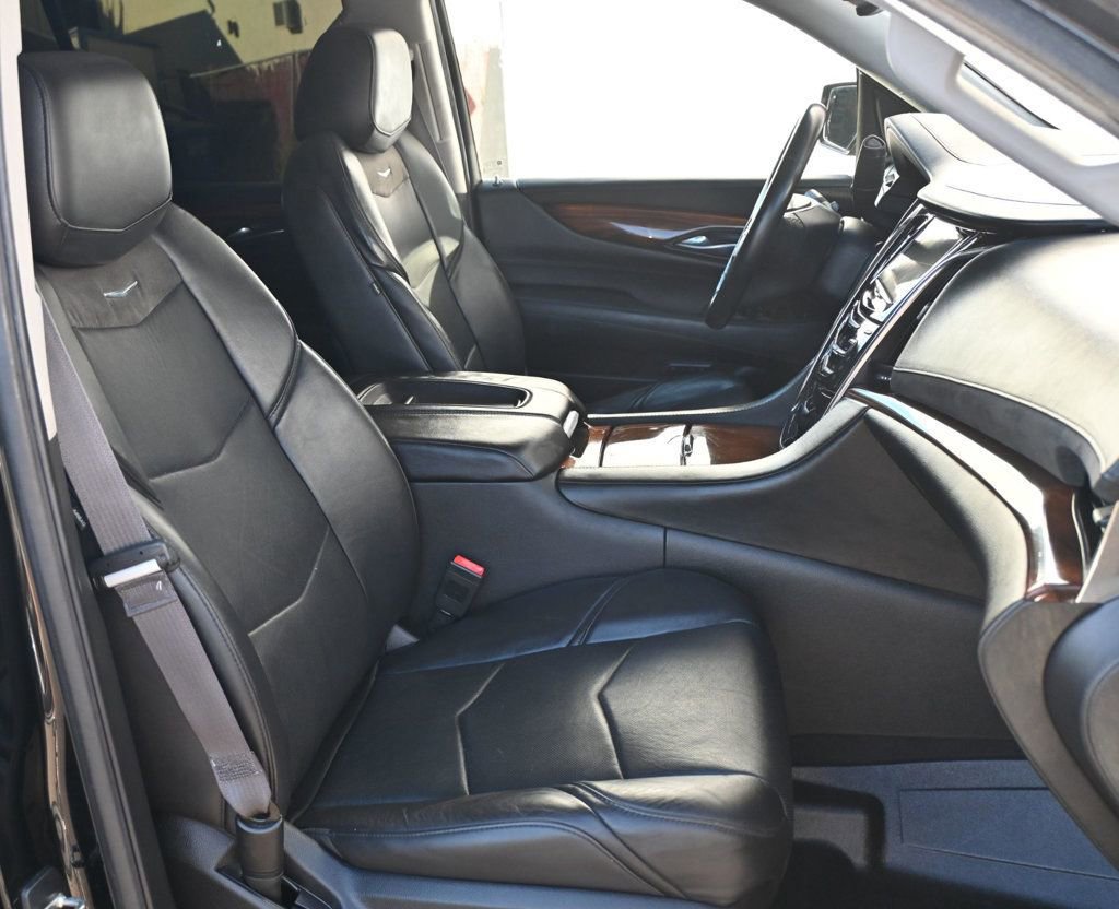 Used 2015 Cadillac Escalade ESV Luxury AWD/4WD image 17
