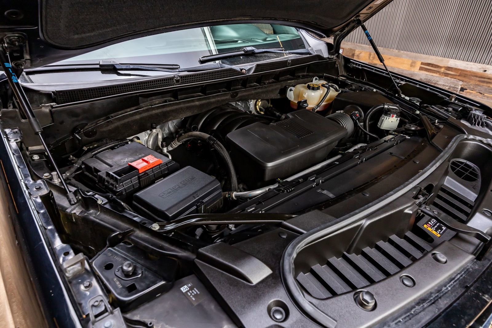 Used 2023 GMC Yukon SLE image 38