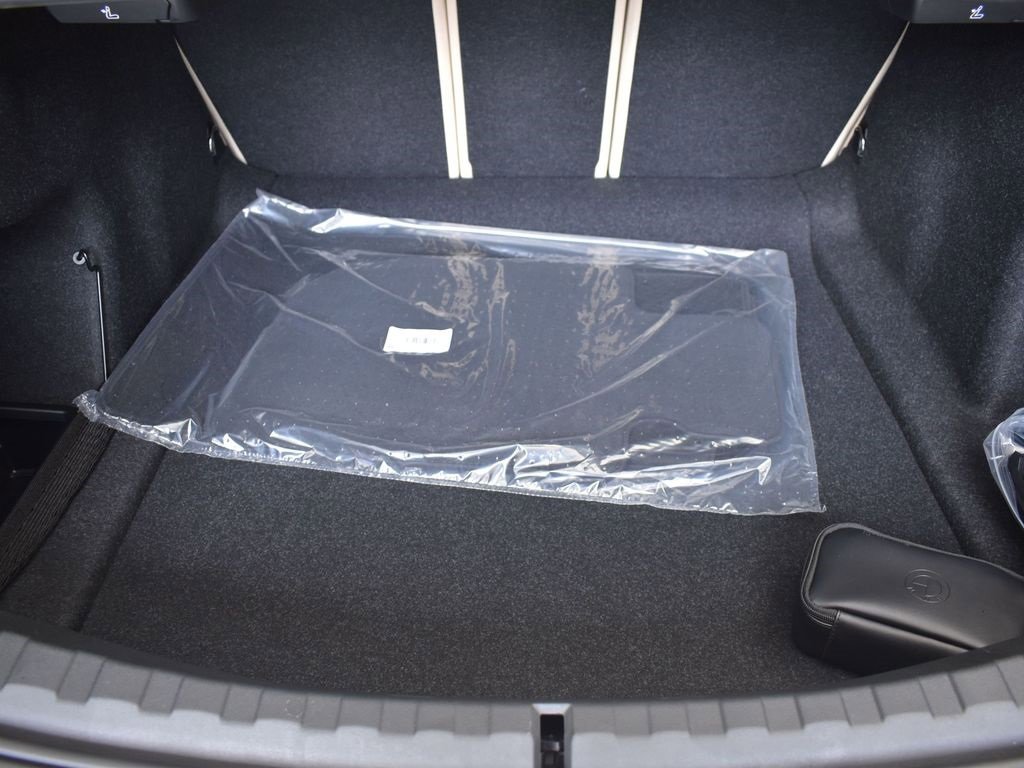 New 2026 BMW 330i Sedan w/ Convenience Package image 20